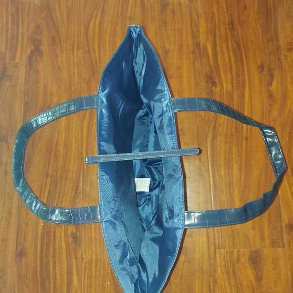 NIB casual tote bag with matching cosmetic holder wrap - Picture 4 of 7